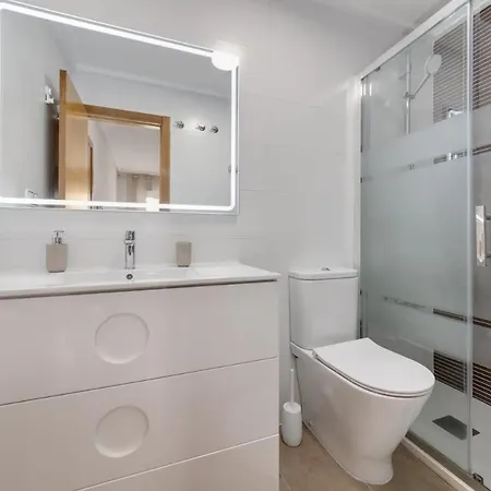 Comfy Del Cura Апартаменты Торевьиа